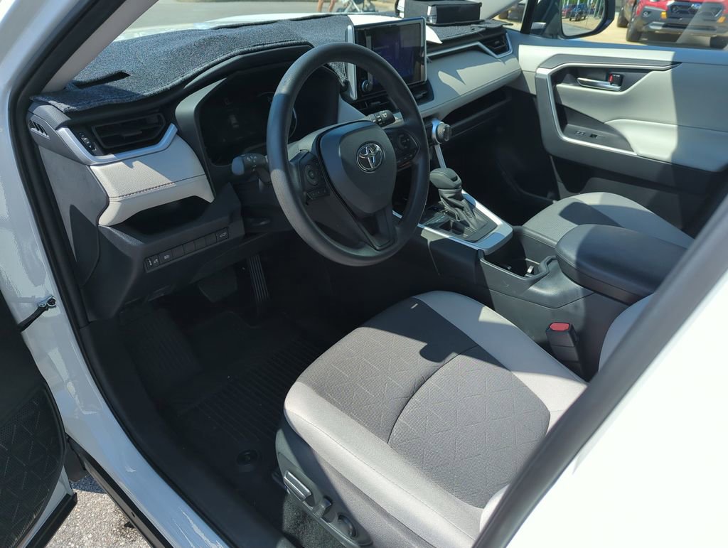 Used 2024 Toyota RAV4 XLE w/ Convenience Package FWD image 11