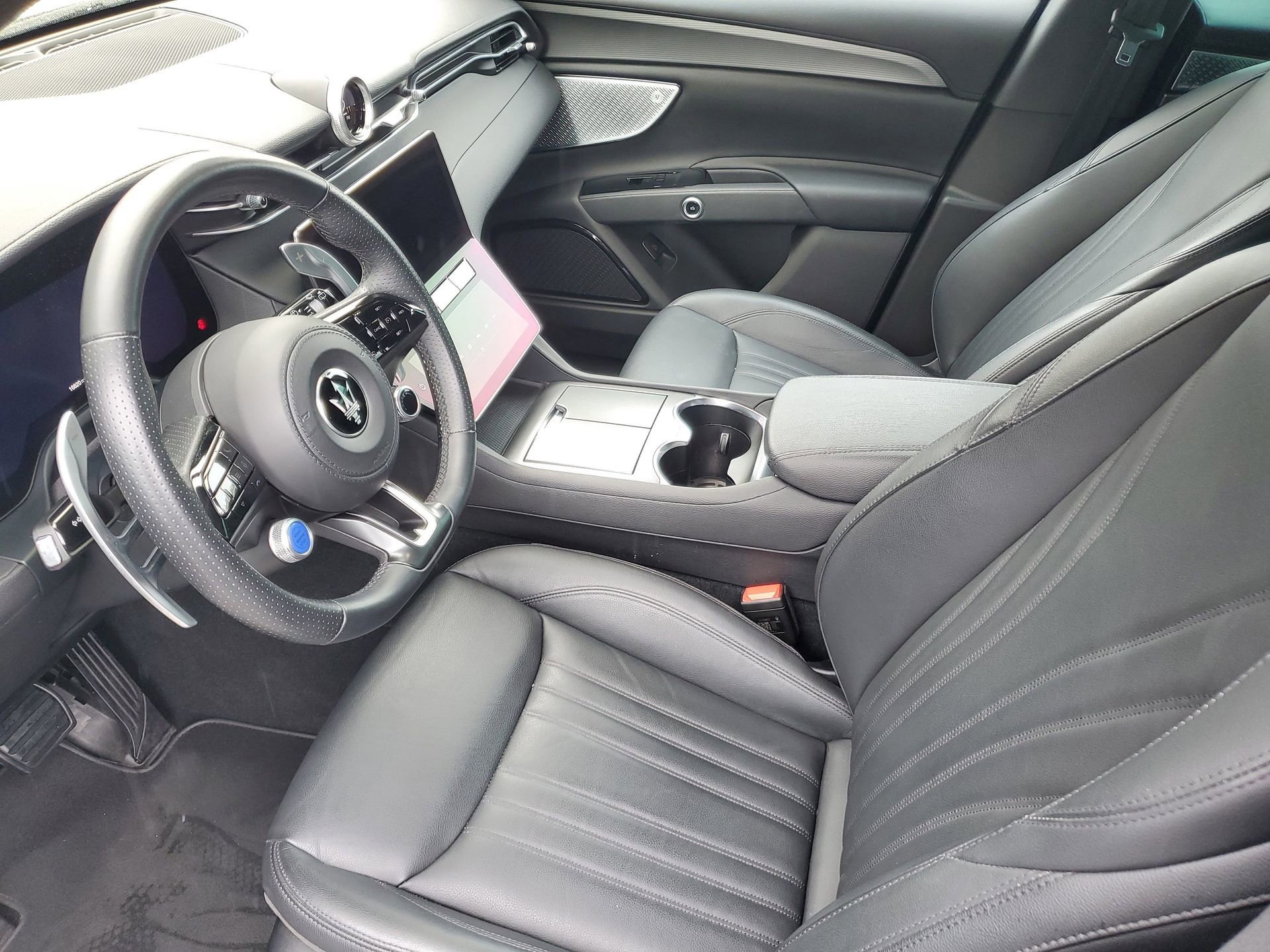 Used 2024 Maserati Grecale GT image 19