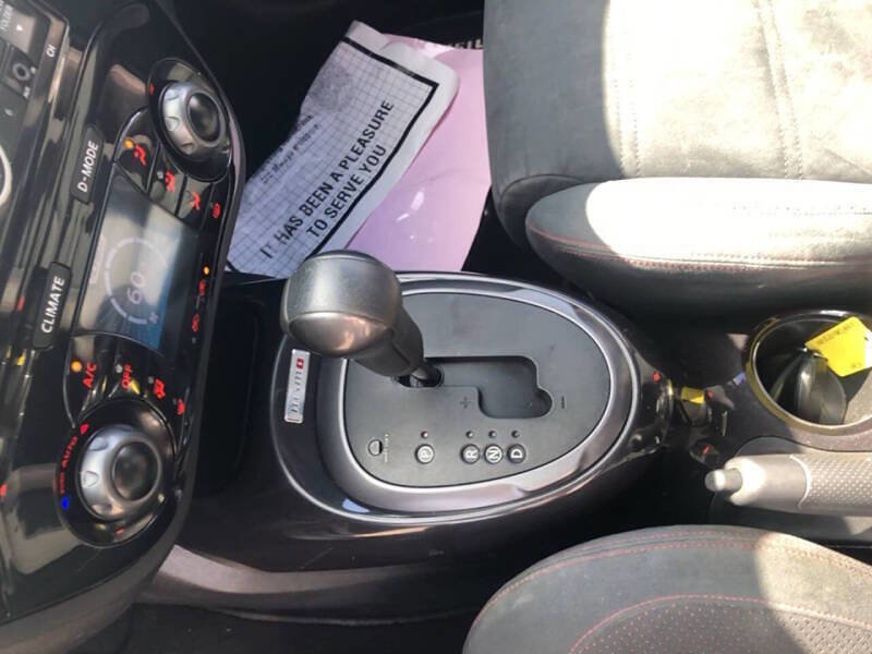 Used 2013 Nissan Juke NISMO image 17