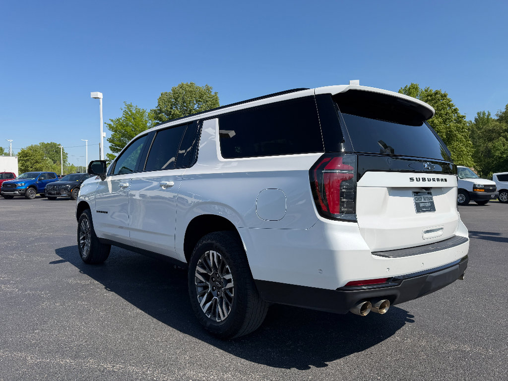 Used 2025 Chevrolet Suburban Z71 AWD/4WD image 5