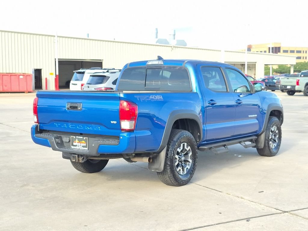 Used 2017 Toyota Tacoma TRD Off-Road w/ Premium & Technology Package AWD/4WD image 6