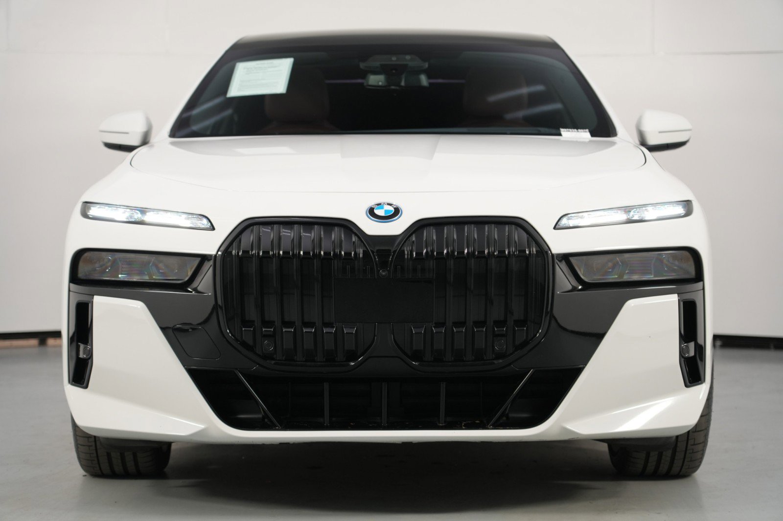 Used 2023 BMW i7 xDrive60 w/ Executive Package 2 image 6