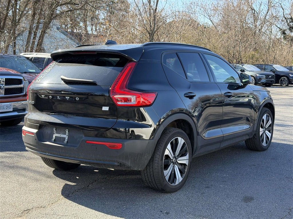 Used 2023 Volvo XC40 Recharge Plus image 2