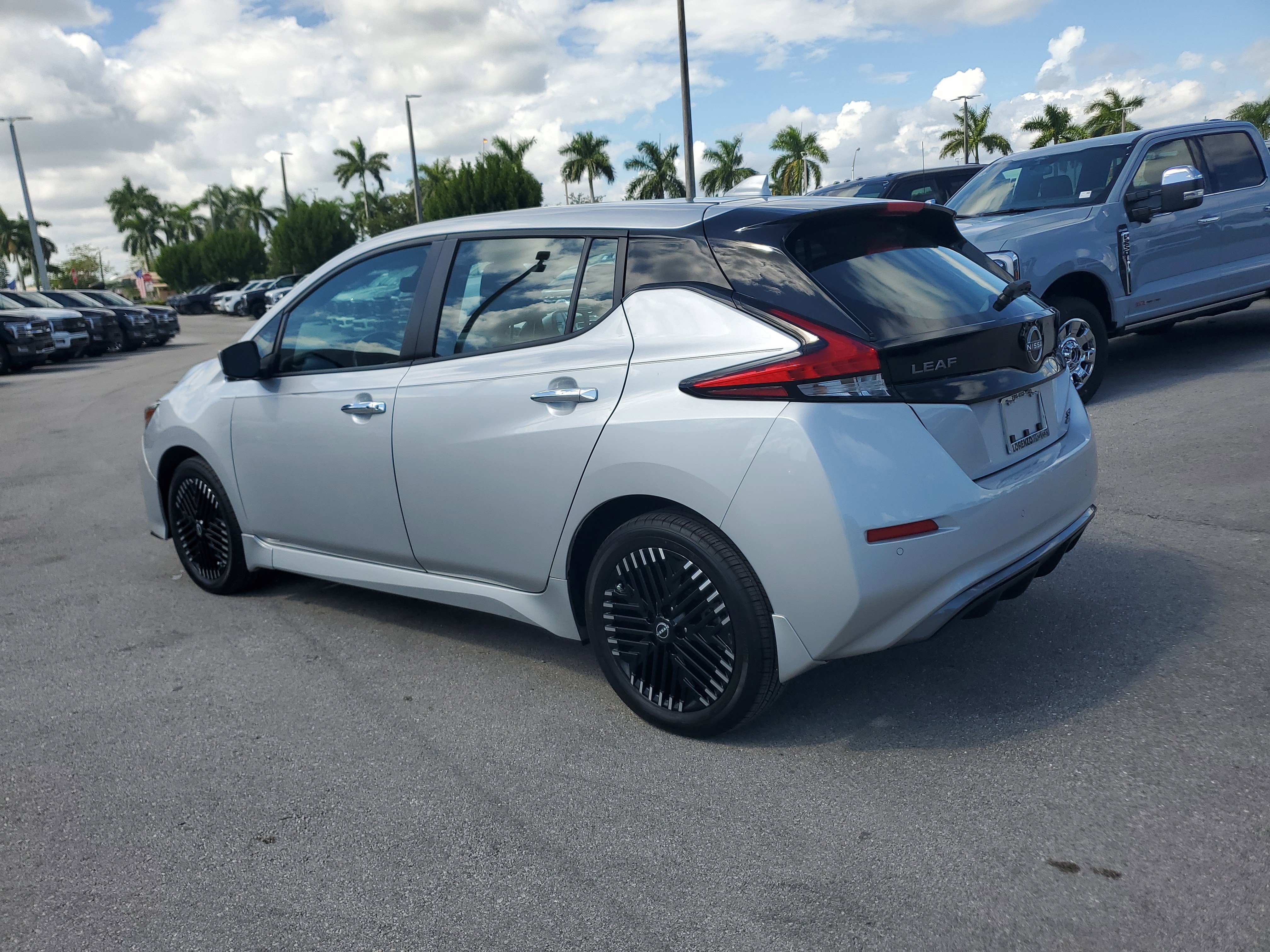 Used 2024 Nissan Leaf SV Plus image 7