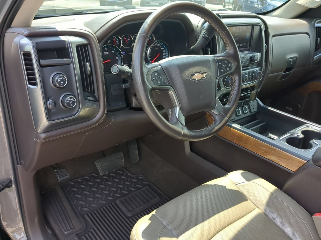 Used 2017 Chevrolet Silverado 1500 LTZ w/ Sport Package AWD/4WD image 10