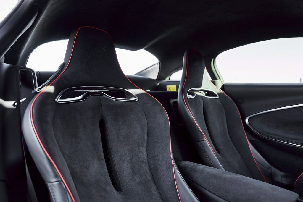 Used 2023 McLaren Artura RWD image 45