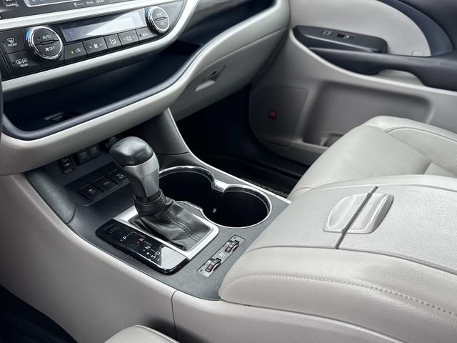 Used 2018 Toyota Highlander Limited AWD/4WD image 16