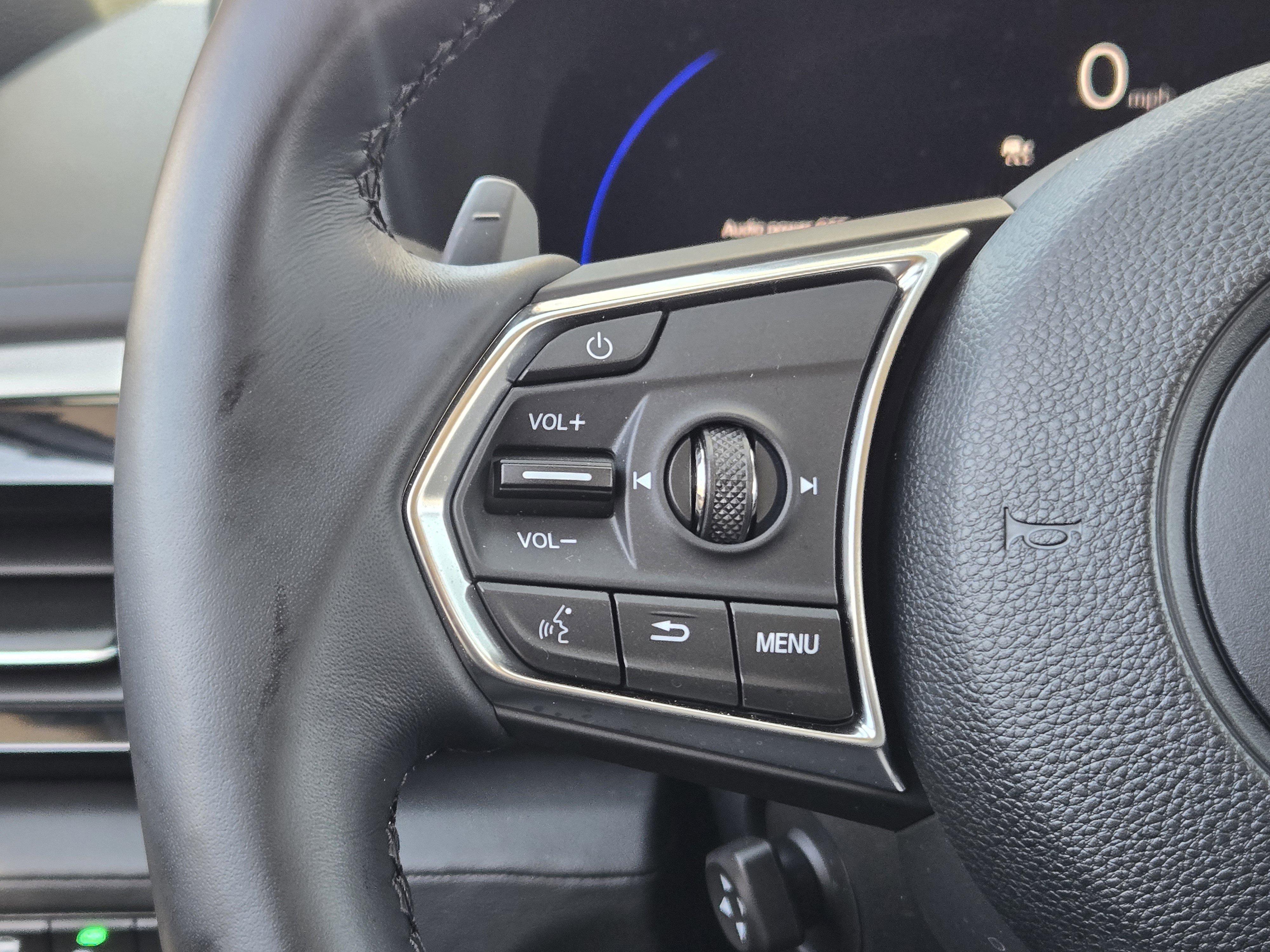 Certified 2025 Acura MDX w/ Technology Package image 28