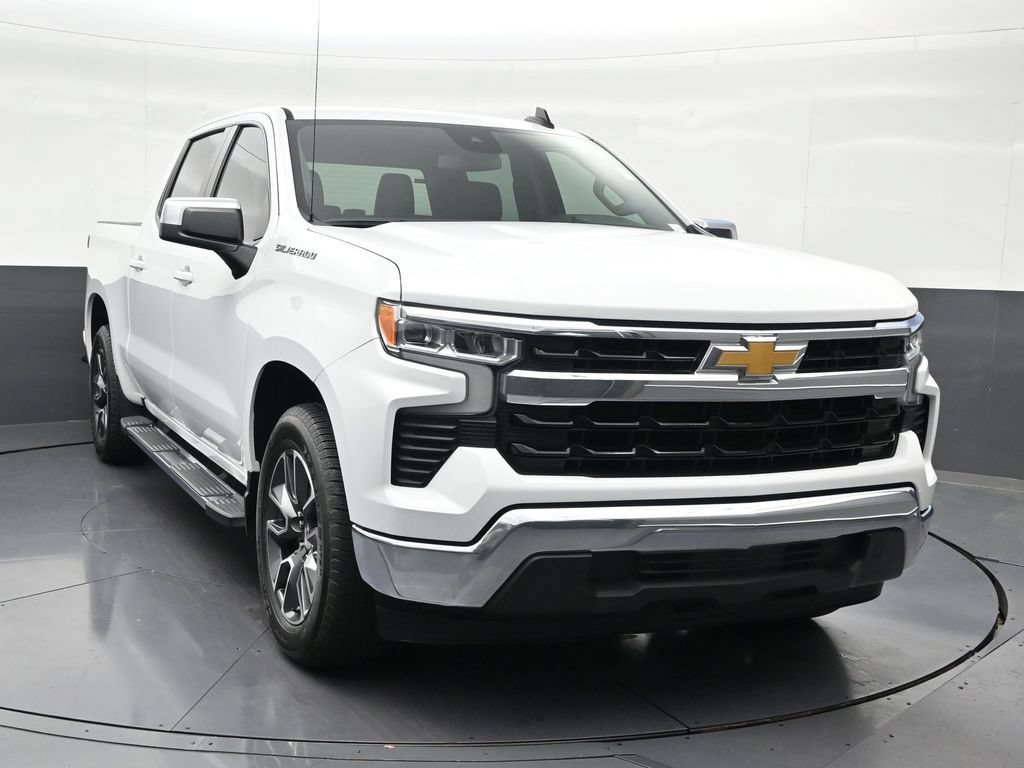 Used 2024 Chevrolet Silverado 1500 LT RWD image 8