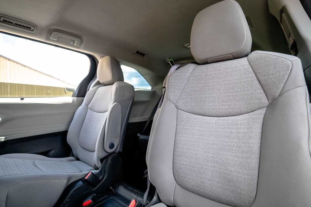 Used 2024 Toyota Sienna LE w/ LE Plus Package AWD/4WD image 36
