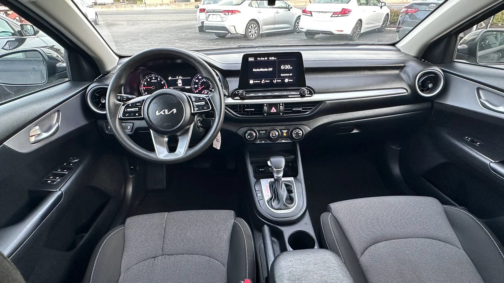 Used 2024 Kia Forte LXS w/ LXS Technology Package FWD image 14