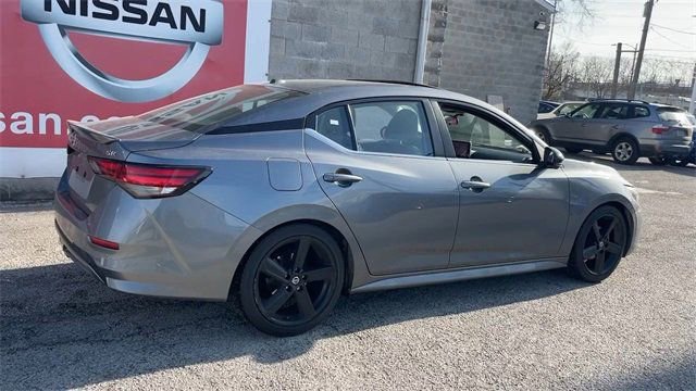 Used 2022 Nissan Sentra SR w/ SR Premium Package image 4