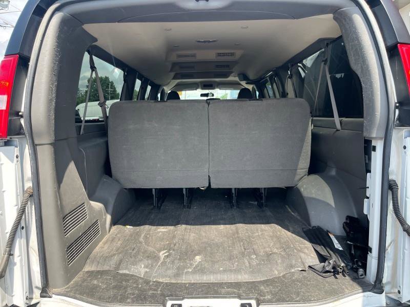 Used 2022 Chevrolet Express 3500 LS image 12