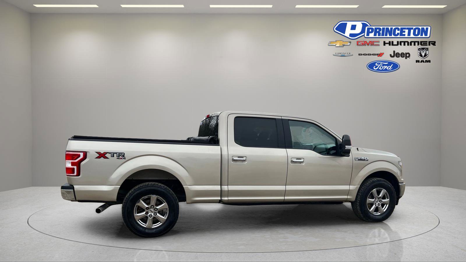 Used 2018 Ford F150 XLT w/ XTR Package image 8
