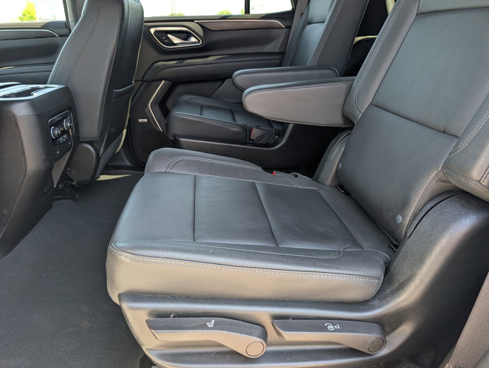 Certified 2024 Chevrolet Tahoe LT RWD image 16