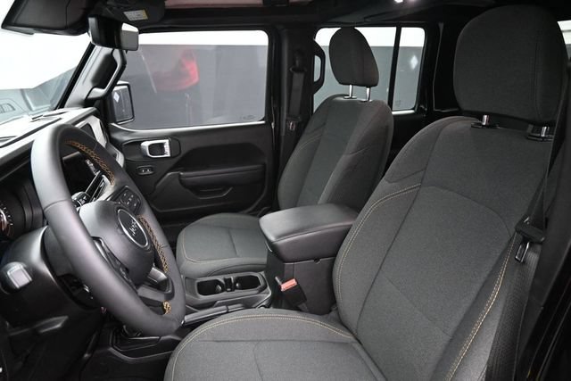 Used 2024 Jeep Gladiator Sport AWD/4WD image 13