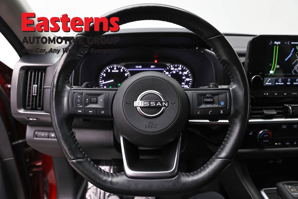 Used 2022 Nissan Pathfinder SL AWD/4WD image 10