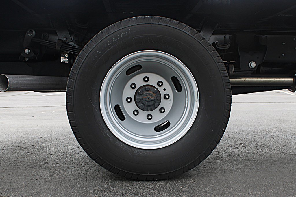 Used 2024 Ford F350 XLT AWD/4WD image 27