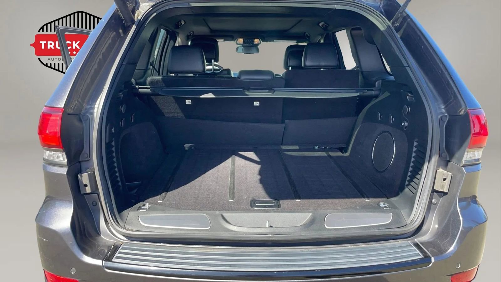 Used 2015 Jeep Grand Cherokee High Altitude RWD image 24