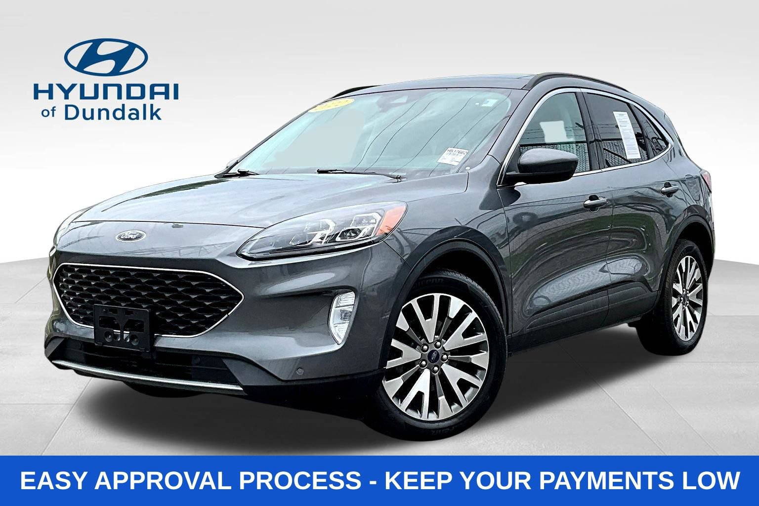 Used 2022 Ford Escape Titanium w/ Class II Trailer Tow Package AWD/4WD image 1