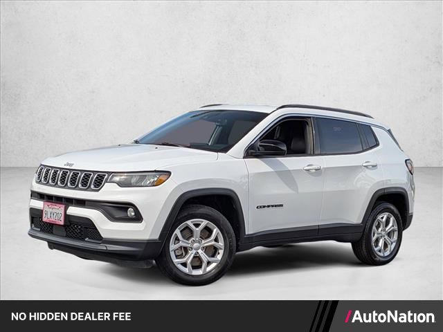 Used 2024 Jeep Compass Latitude AWD/4WD image 1