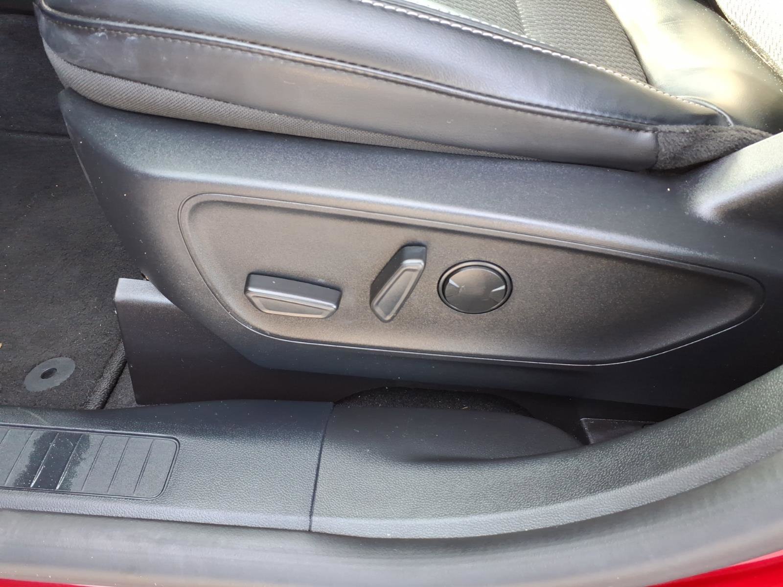 Used 2024 Ford Escape SE image 12