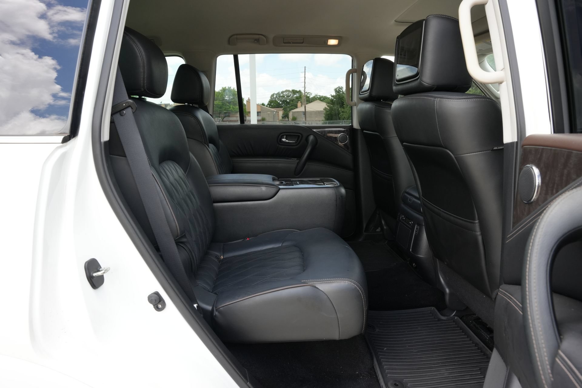 Used 2023 Nissan Armada Platinum w/ Captain's Chairs Package RWD image 22