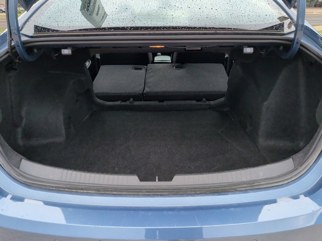 Used 2025 Chevrolet Malibu LT FWD image 37