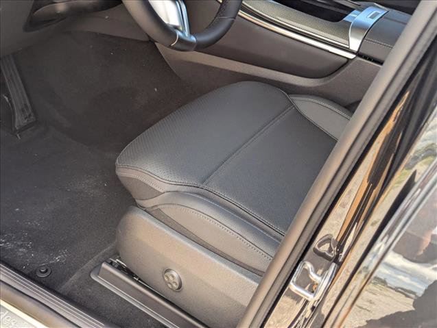 Used 2026 Mercedes-Benz GLC 300 image 4