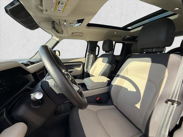 Used 2024 Land Rover Defender 110 X-Dynamic SE image 16