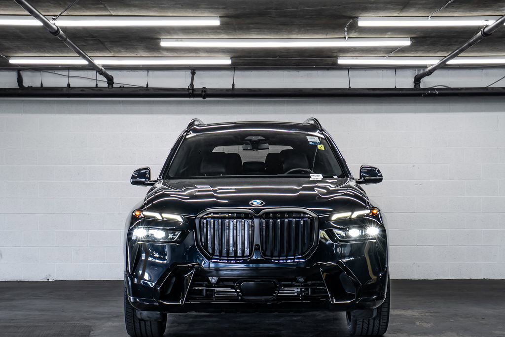 Used 2023 BMW X7 xDrive40i w/ M Sport Package image 8