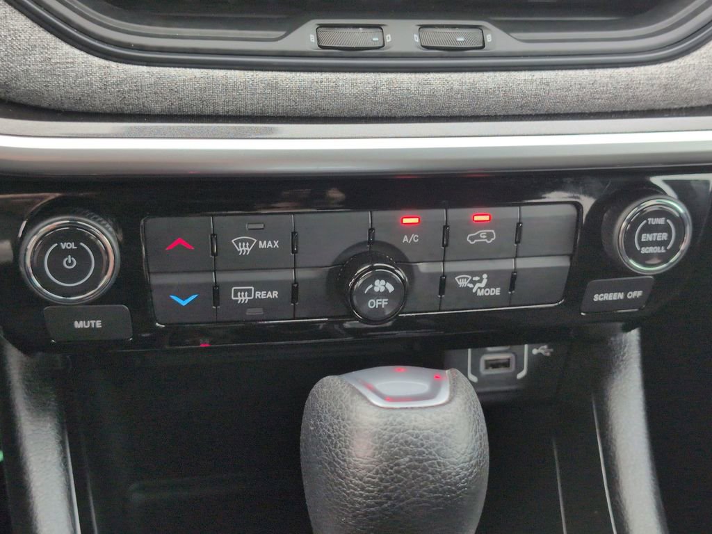 Used 2023 Jeep Compass Sport image 19