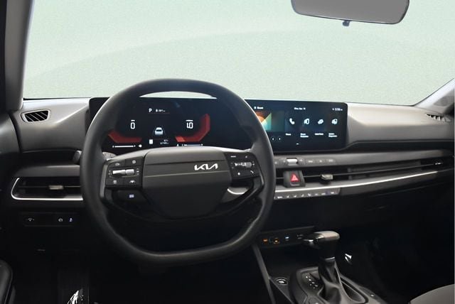 Used 2025 Kia K4 image 23