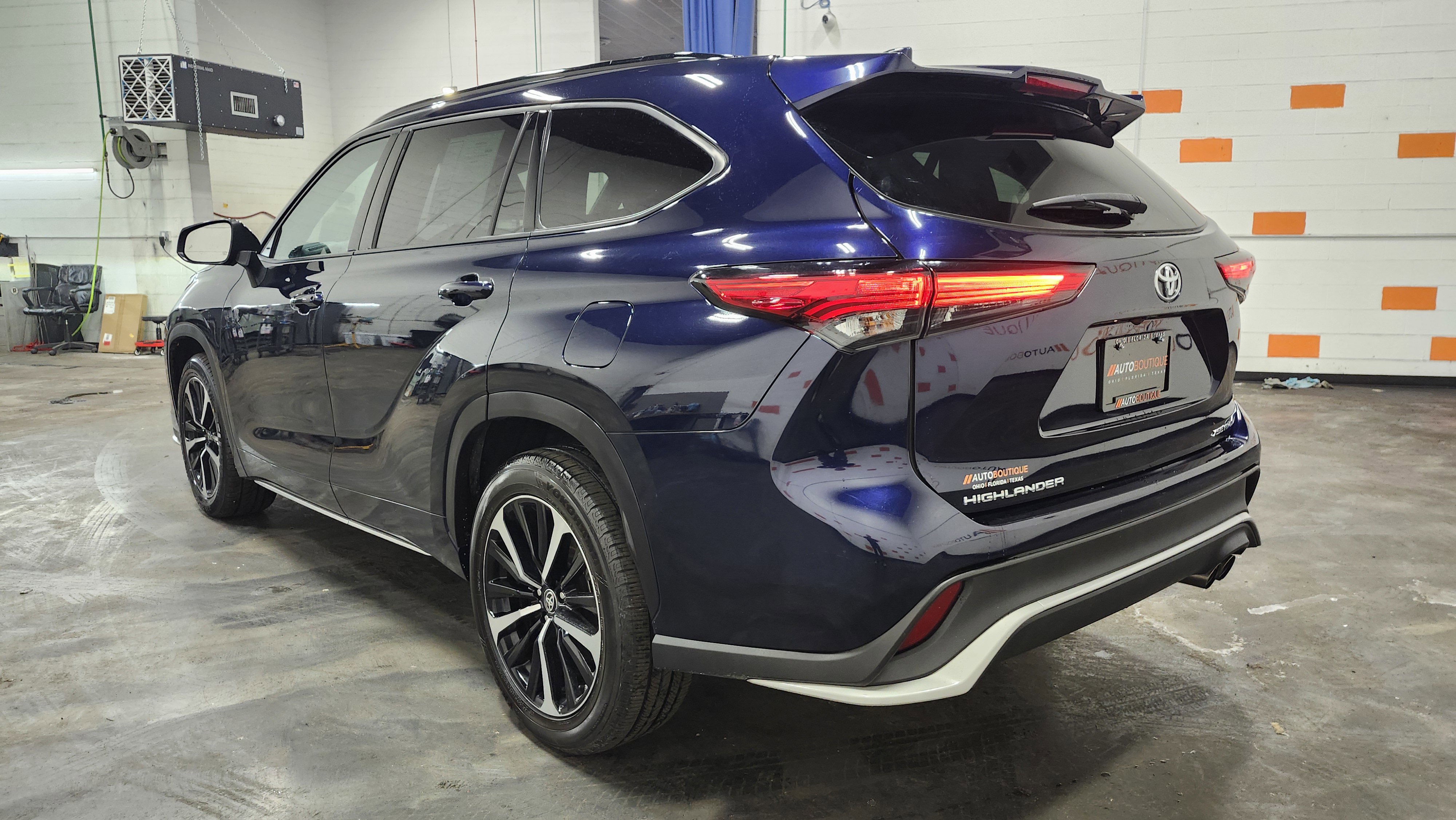 Used 2021 Toyota Highlander XSE image 16