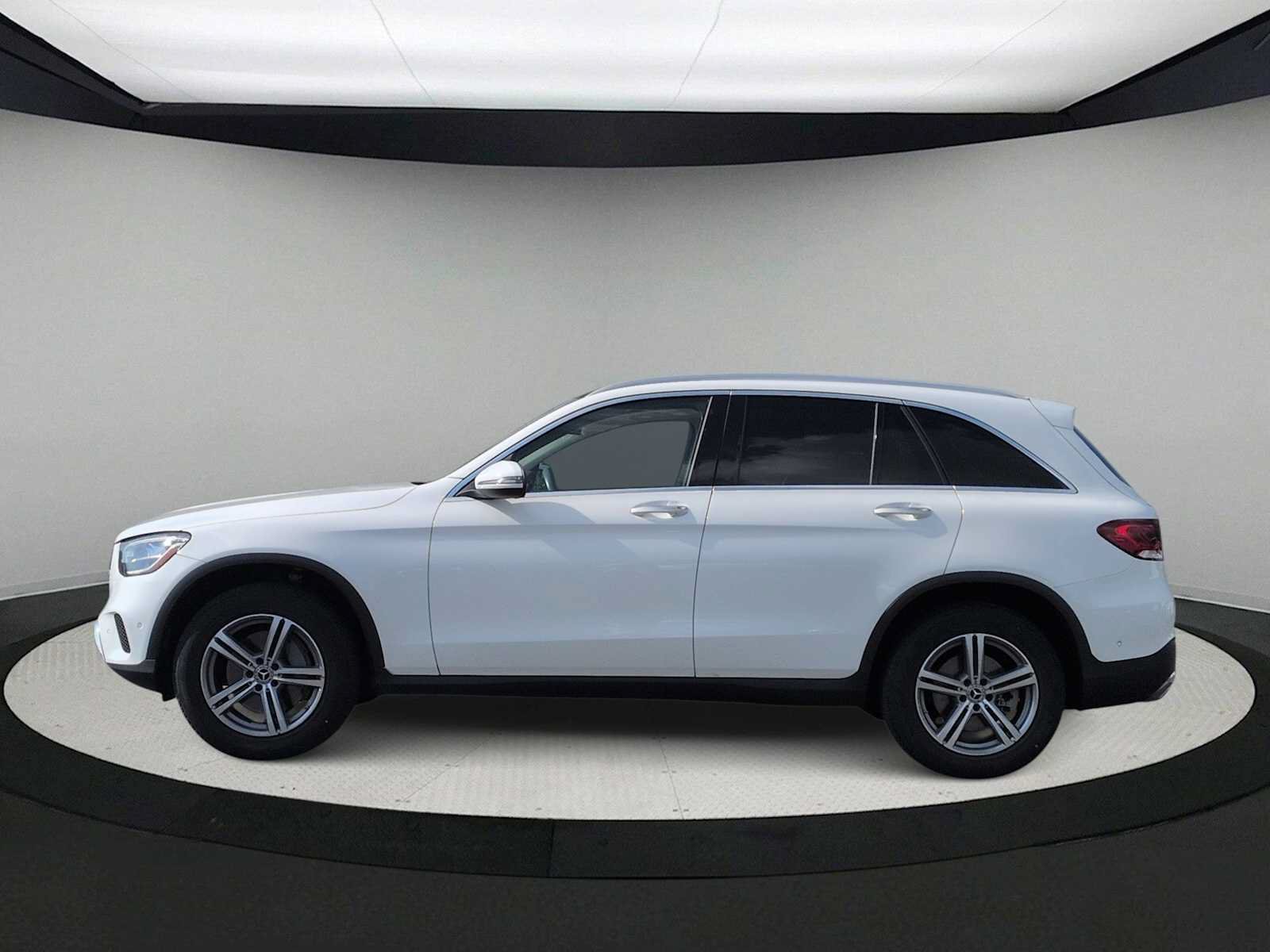 Used 2021 Mercedes-Benz GLC 300 4MATIC image 5