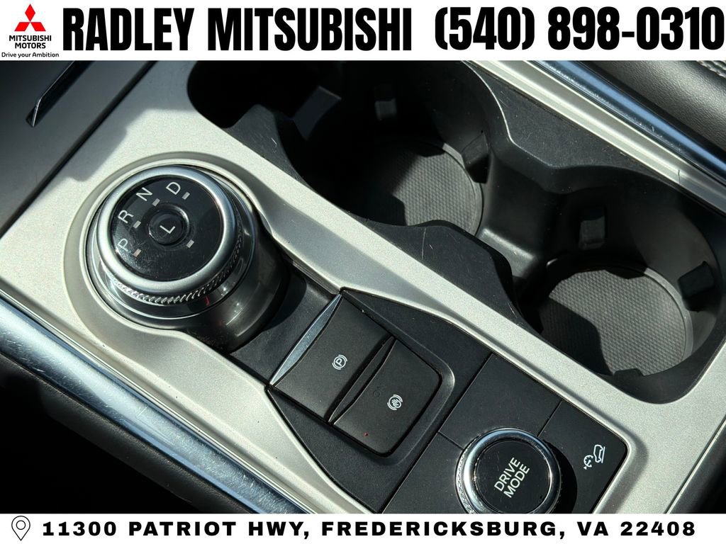 Used 2022 Ford Explorer XLT w/ Equipment Group 202A image 9