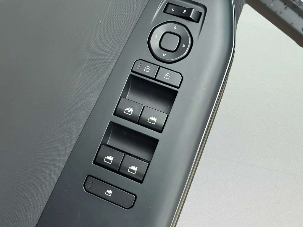 Used 2025 Kia K4 FWD image 28