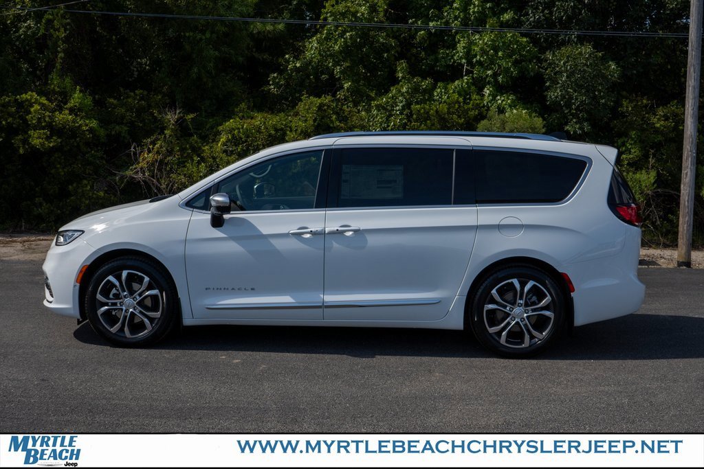 New 2026 Chrysler Pacifica Pinnacle image 3