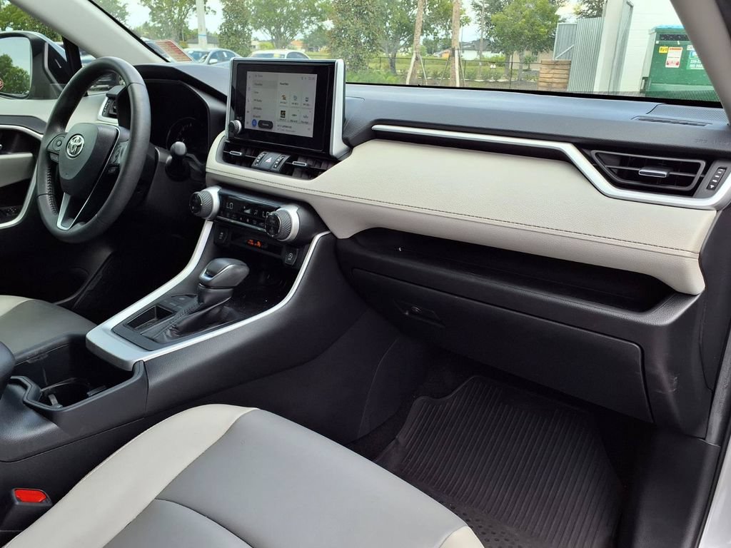 Used 2023 Toyota RAV4 XLE Premium FWD image 10