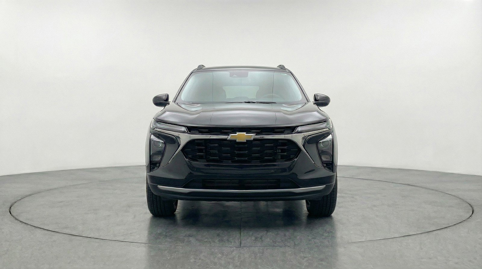 Used 2025 Chevrolet Trax LT image 2