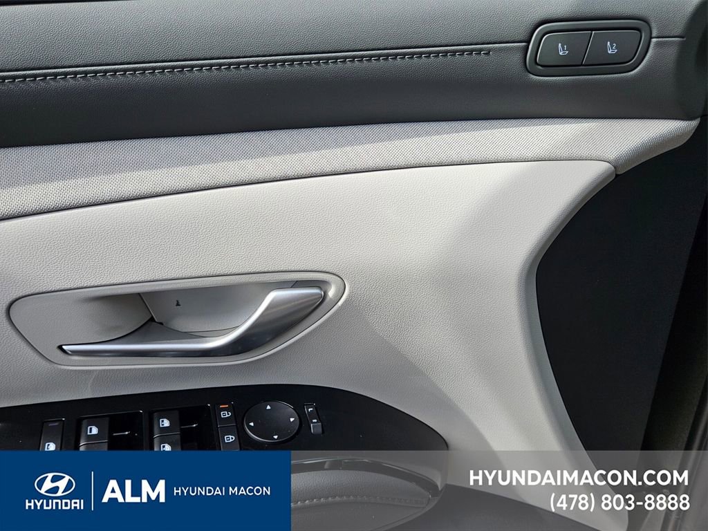 New 2025 Hyundai Tucson Limited image 35