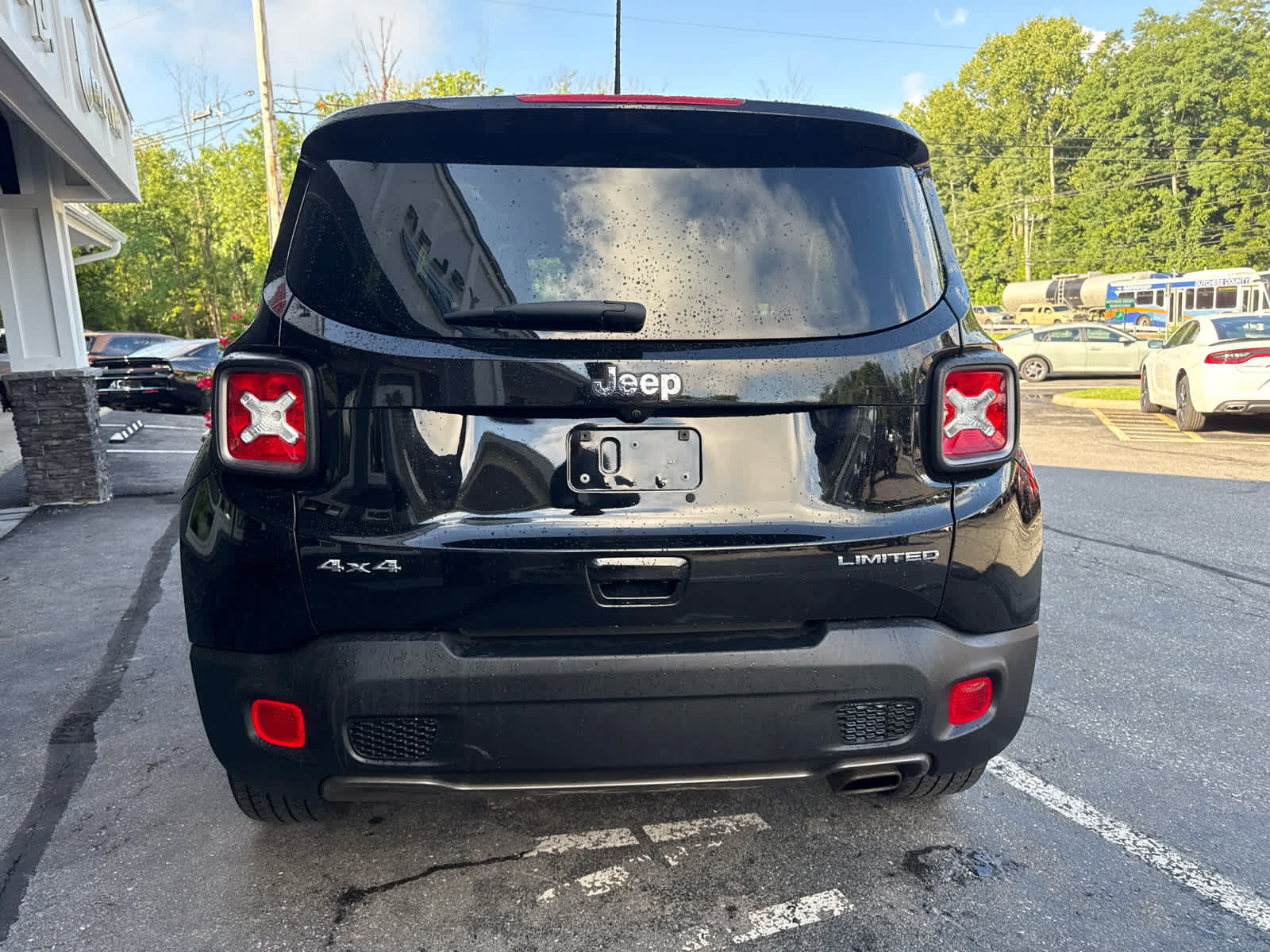Used 2020 Jeep Renegade Limited w/ UConnect 8.4 Nav Group AWD/4WD image 4