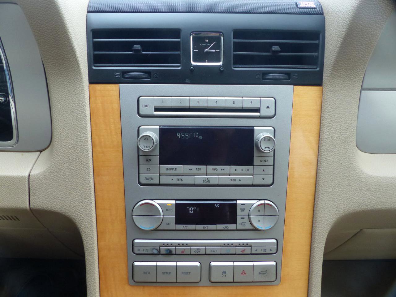 Used 2008 Lincoln Navigator 2WD image 21