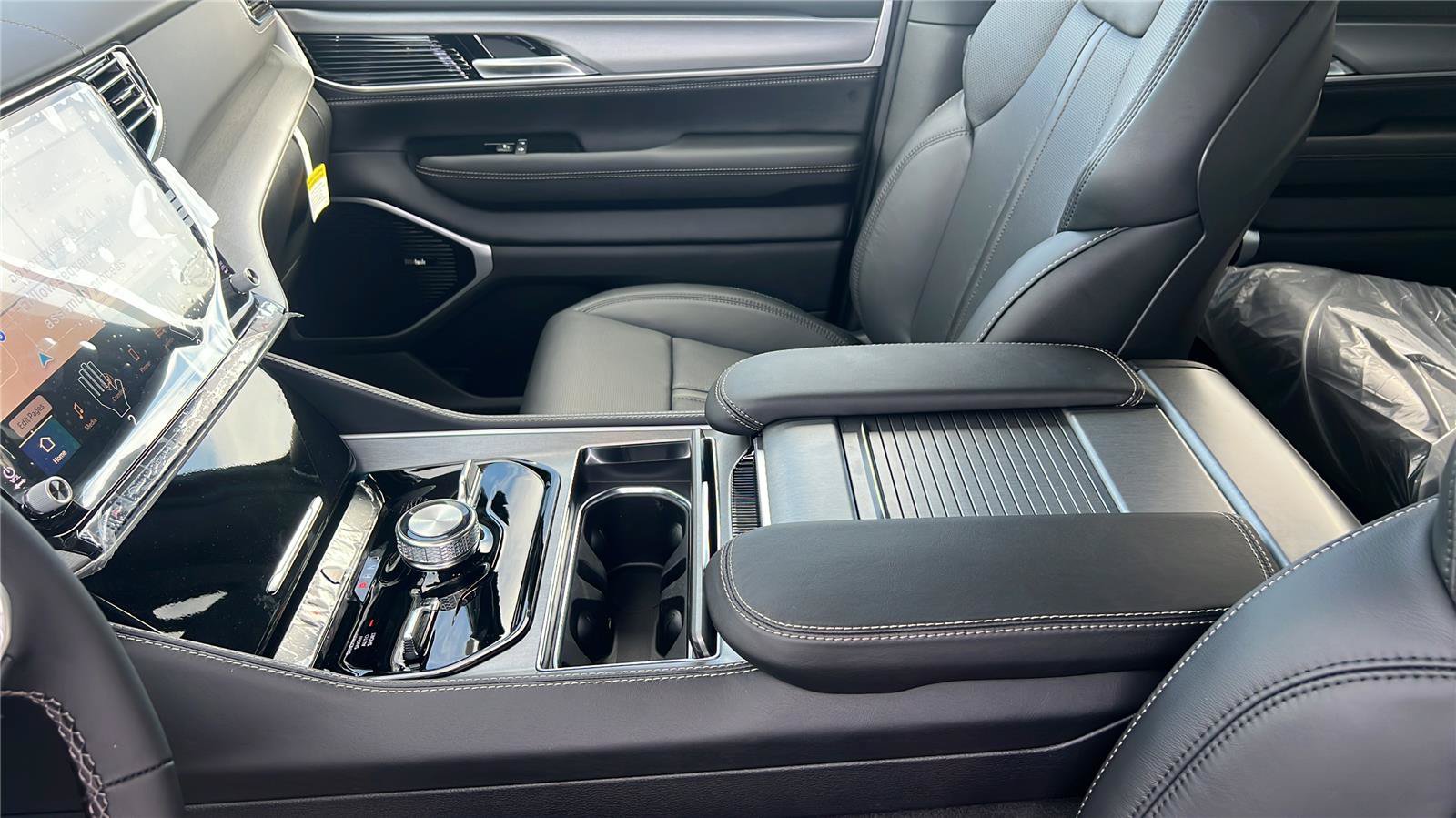 New 2026 Jeep Grand Wagoneer Limited AWD/4WD image 43