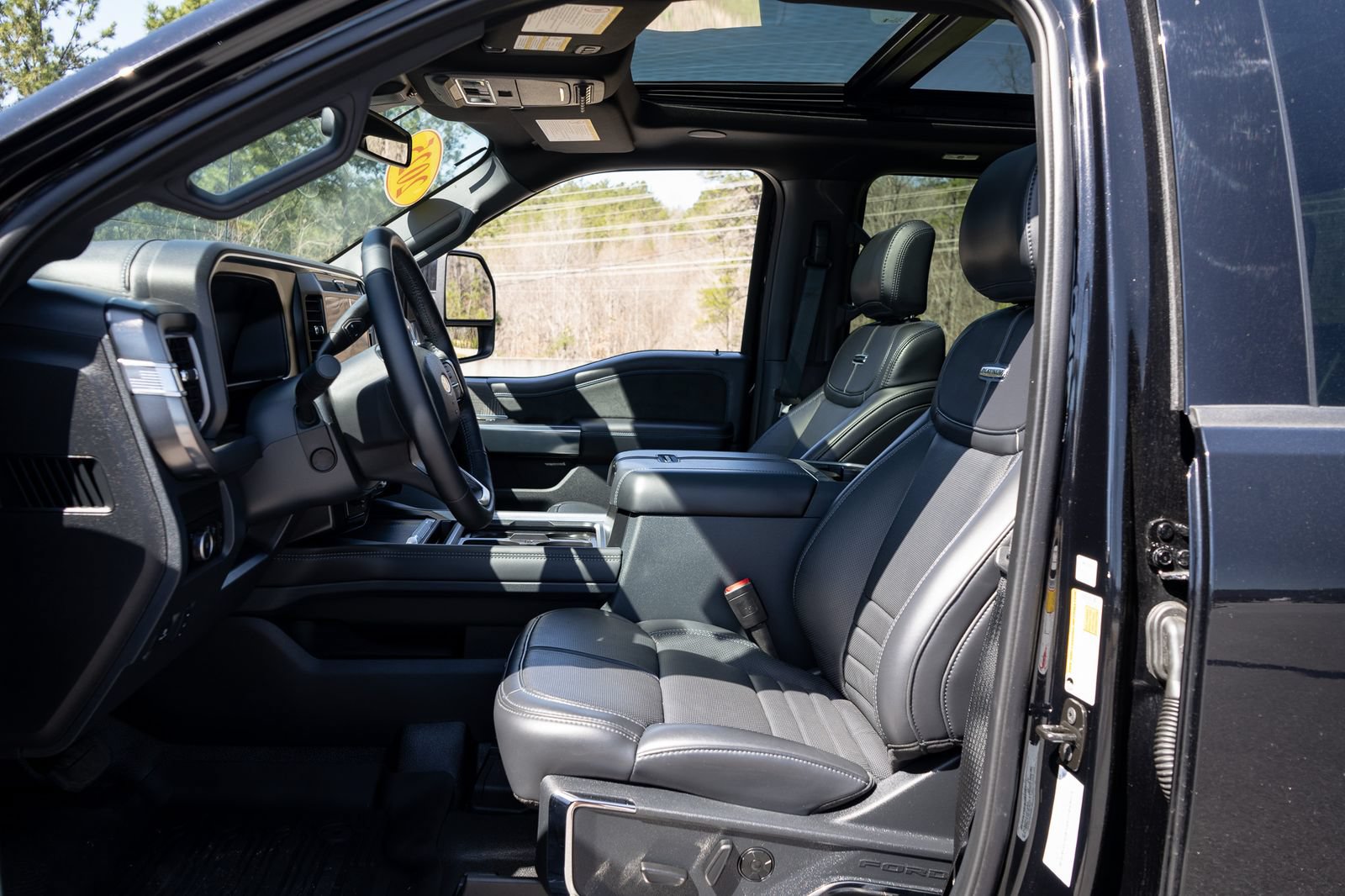 Used 2025 Ford F450 Platinum w/ FX4 Off-Road Package AWD/4WD image 24