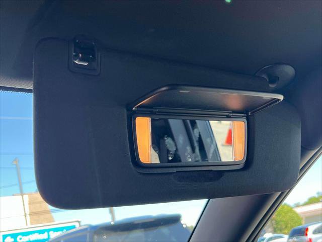 Used 2025 Chevrolet Traverse LT image 30