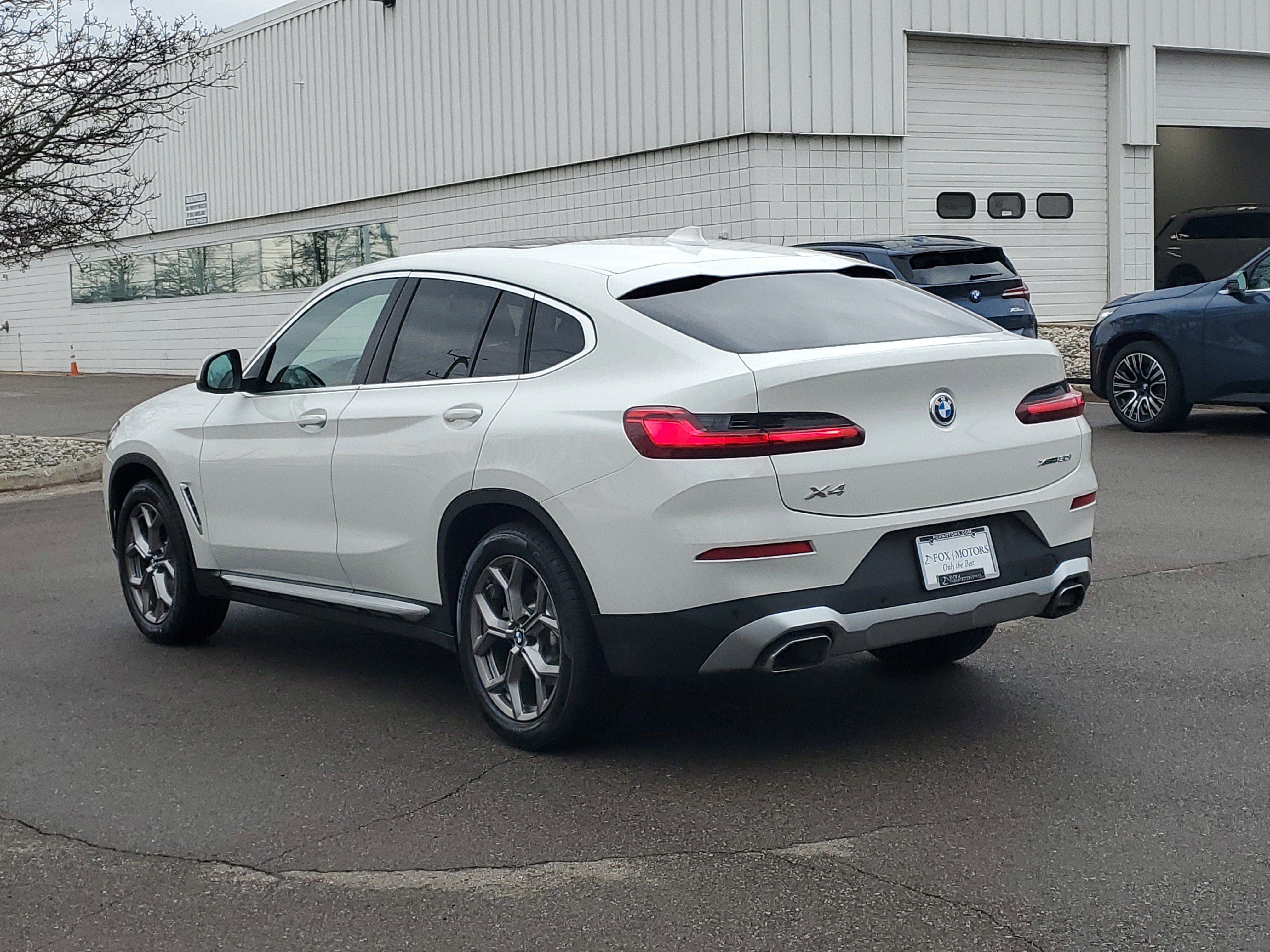 Certified 2023 BMW X4 xDrive30i w/ Premium Package image 2