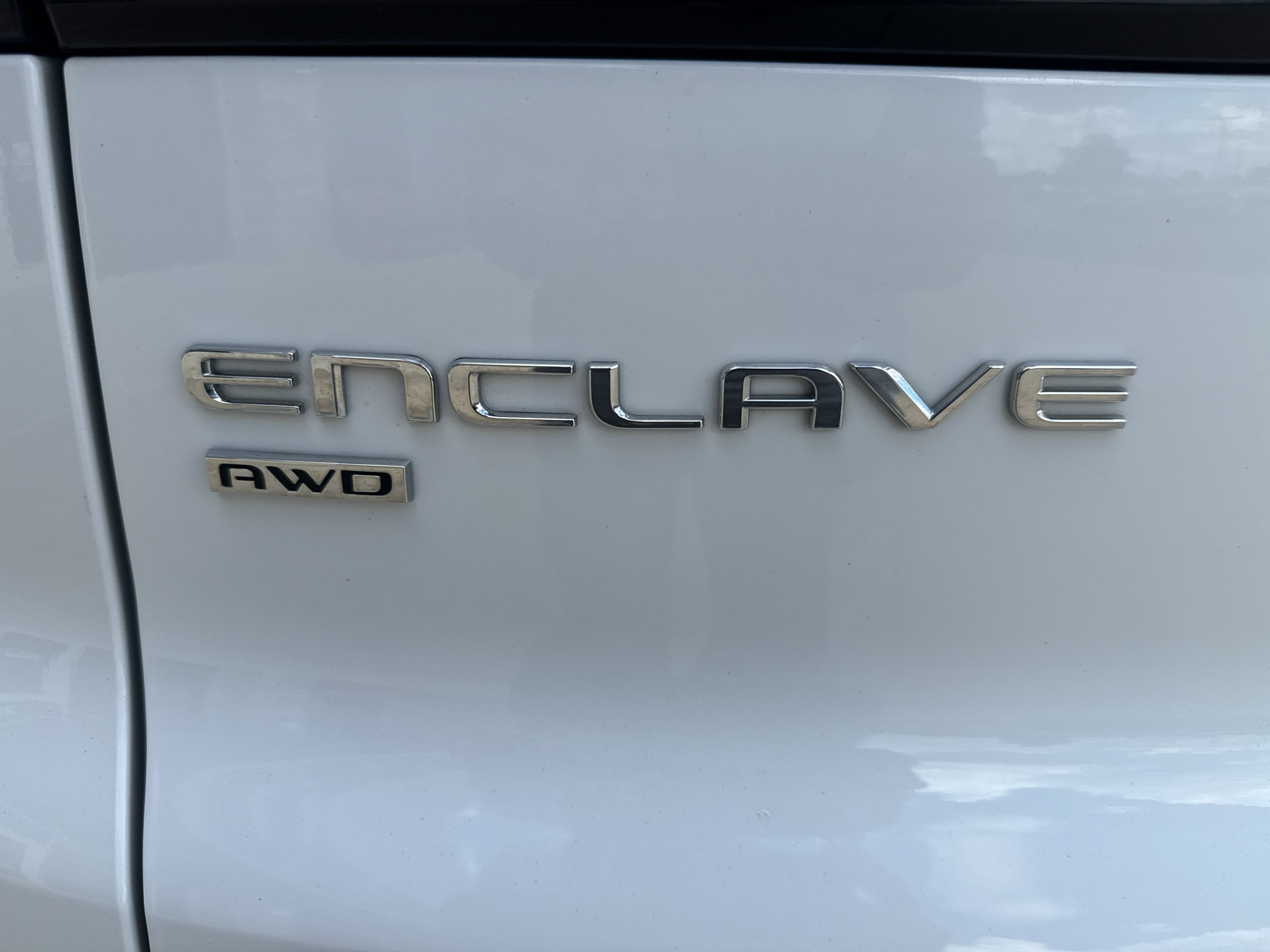 Used 2025 Buick Enclave Preferred AWD/4WD image 10