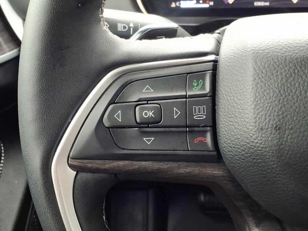 Used 2025 Jeep Grand Cherokee L Limited AWD/4WD image 18