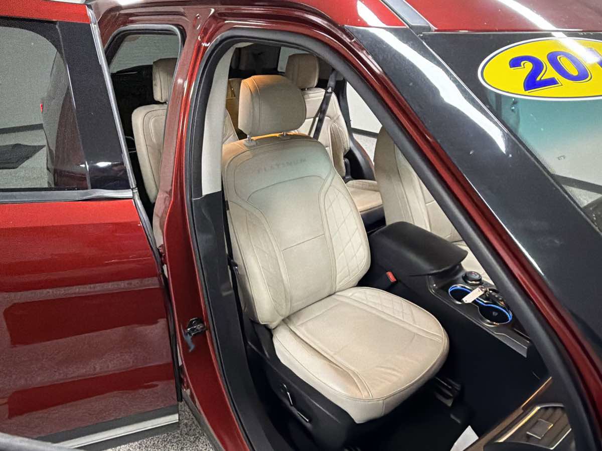 Used 2016 Ford Explorer Platinum AWD/4WD image 38